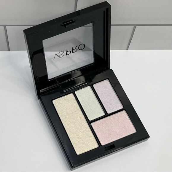 Victoria’s Secret Pro Prismatic Pearl Eyeshadow Quad - Picture 1 of 1